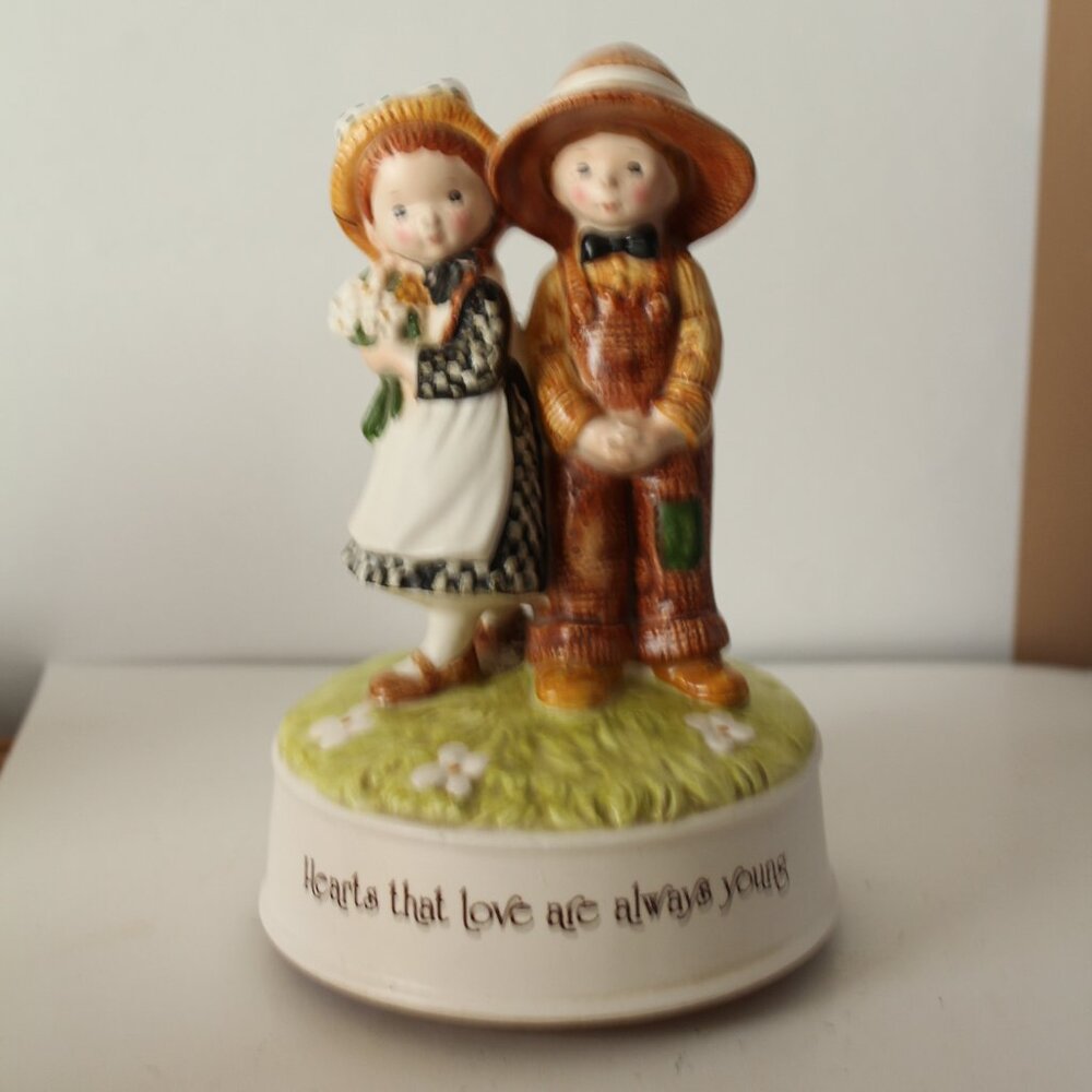 Holly Hobbie Music Box Younger Than Springtime